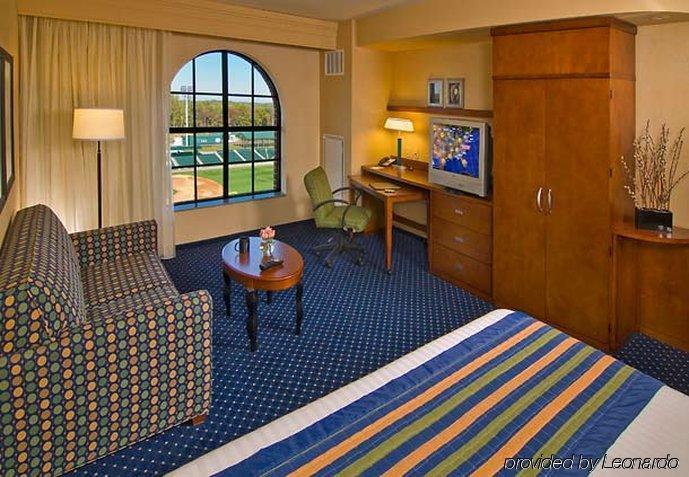 Courtyard Aberdeen At Ripken Stadium Bilik gambar